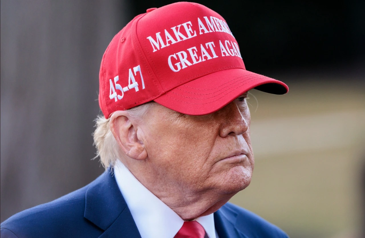 EN PORTADA: TRAICIÓN MAGA De Epstein a Venezuela: Trump busca renovar su imagen mientras MAGA se rebela.