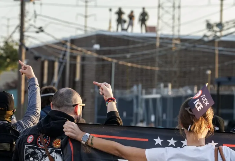 Chicago: ¿dónde están los 3,000 detenidos por ICE?