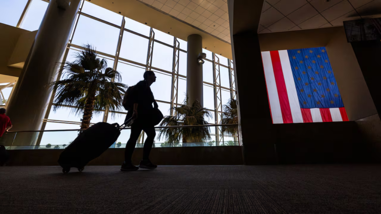 ¿Viaja pronto a EE.UU.? Esto pasará con los vuelos internacionales