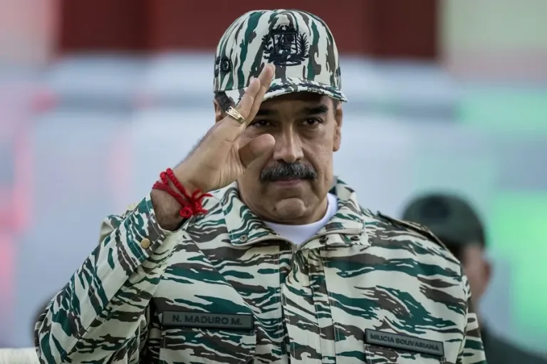 Maduro baila "contra el despliegue de EEUU" y genera polémica