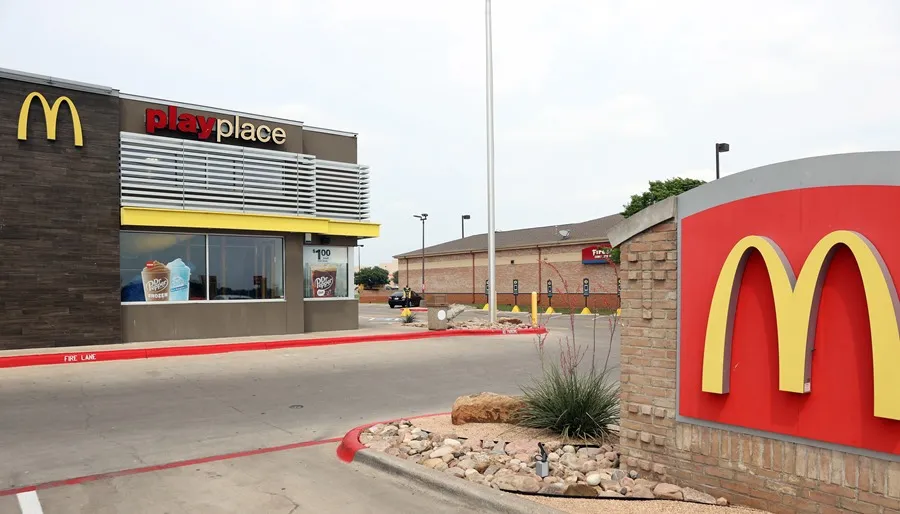 Thanksgiving 2025: ¿Abrirán Starbucks, McDonald's y más?