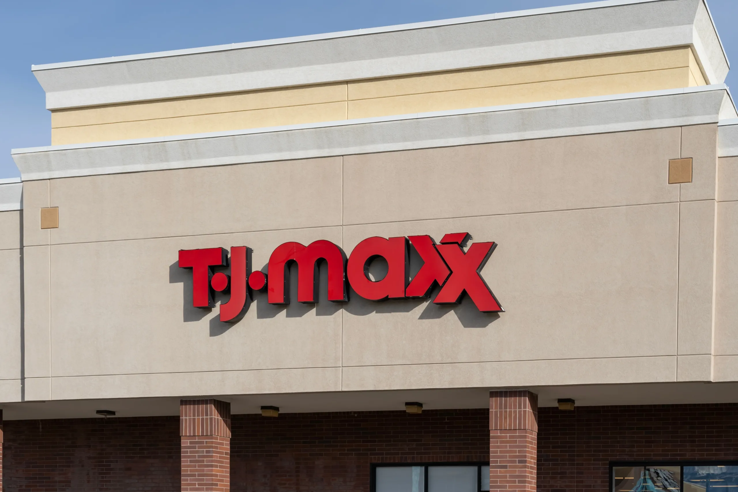 Nueva York: Acusan a hispano de abusar de 3 niñas en T.J. Maxx