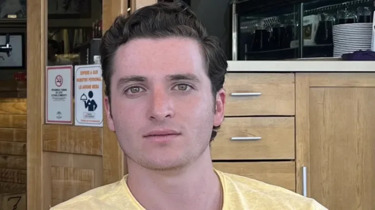 El hermano de Fátima Bosch se vuelve la sensación en Tailandia