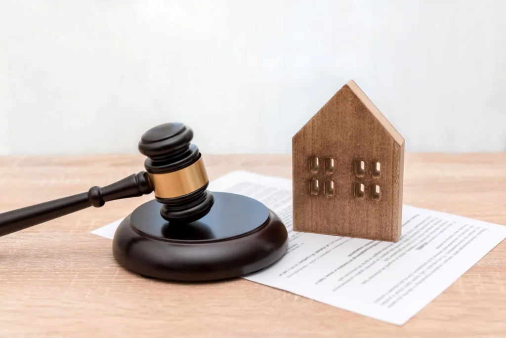 Ley en Florida prohíbe a estos latinos comprar casas