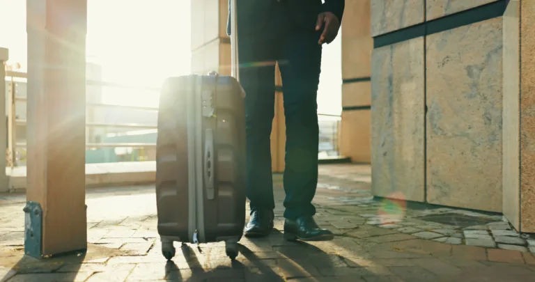 Inmigración: Todo lo que cambia en tus finanzas al salir de tu país