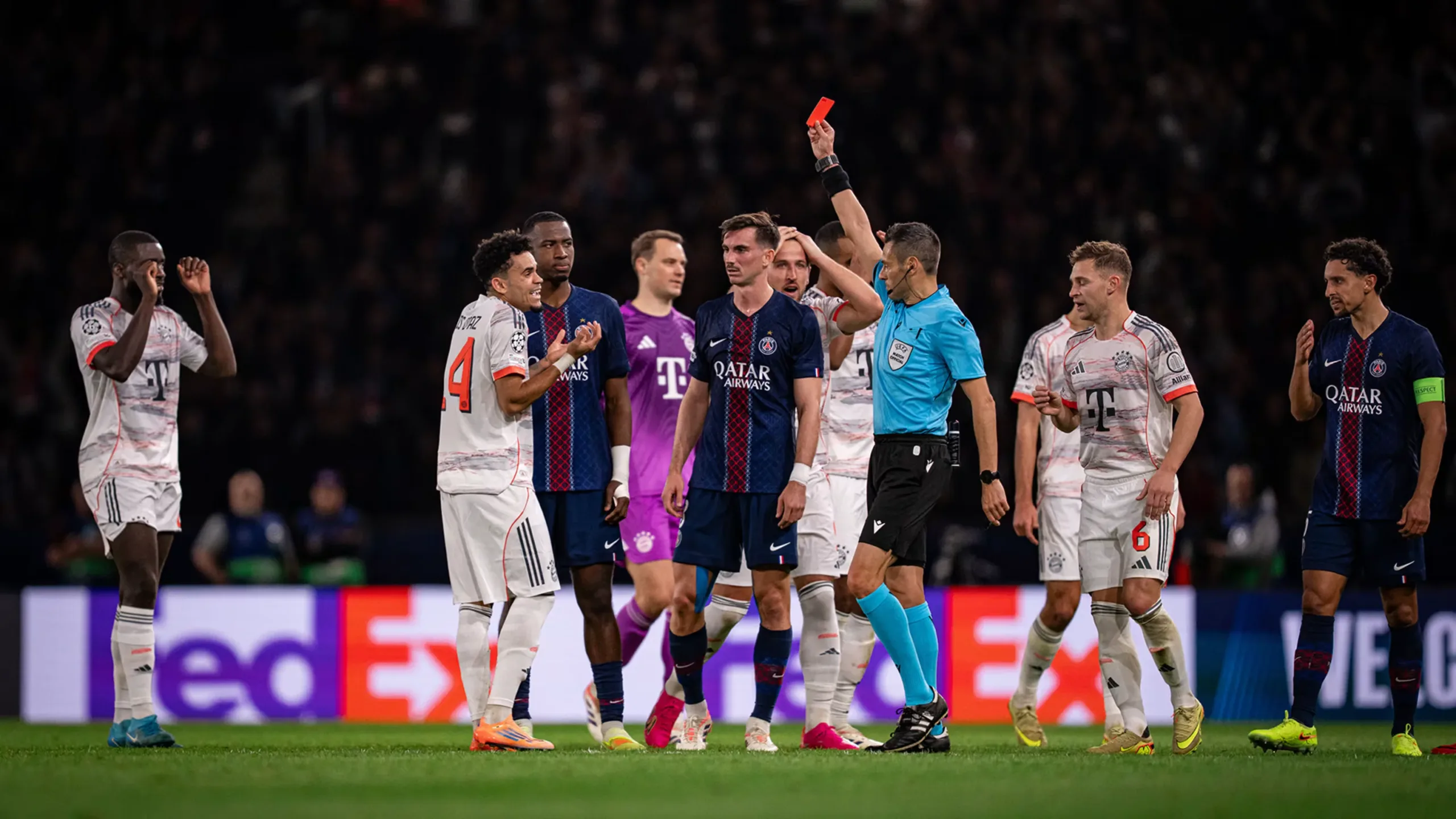 Bayern vence 2-1 al PSG con doblete y expulsión de Luis Díaz