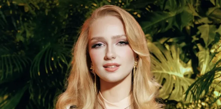 Noruega sorprende en Miss Universo con traje de salmón