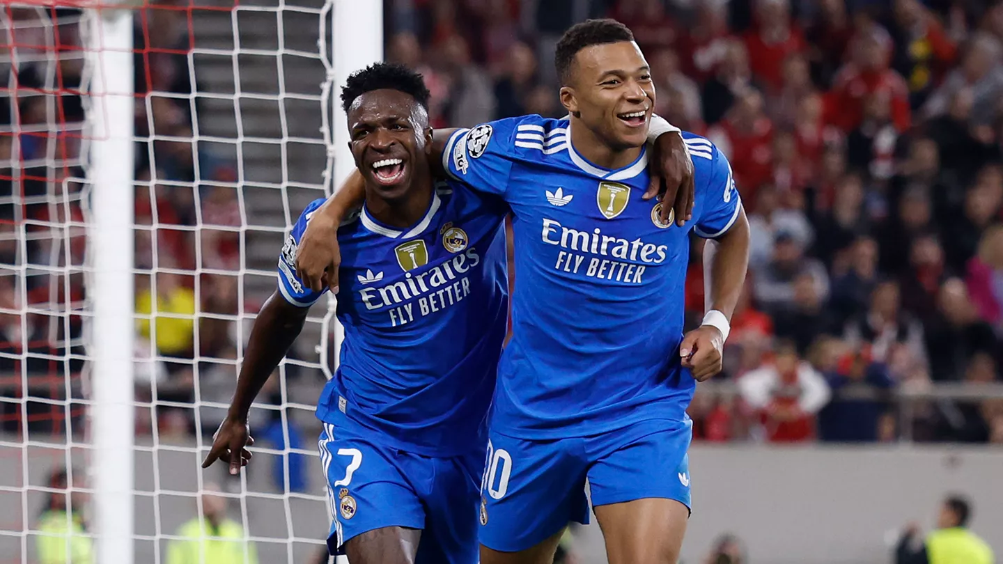 Real Madrid derrota al Olympiacos con hat-trick de Mbappé