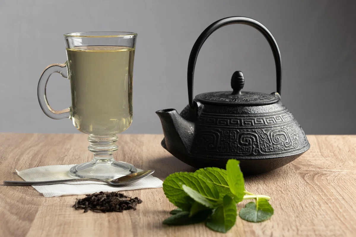 Té de hierbabuena: remedio natural para aliviar el dolor menstrual