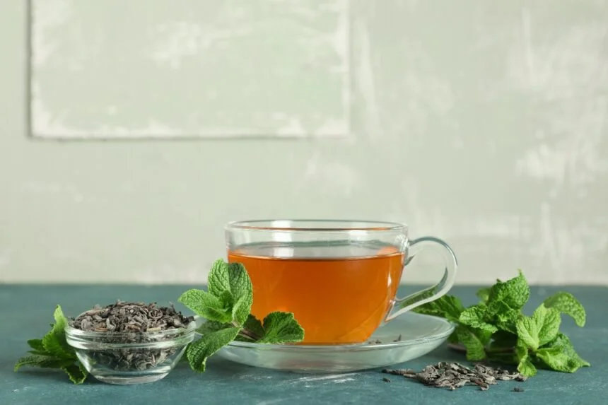 Té de hierbabuena: remedio natural para aliviar el dolor menstrual