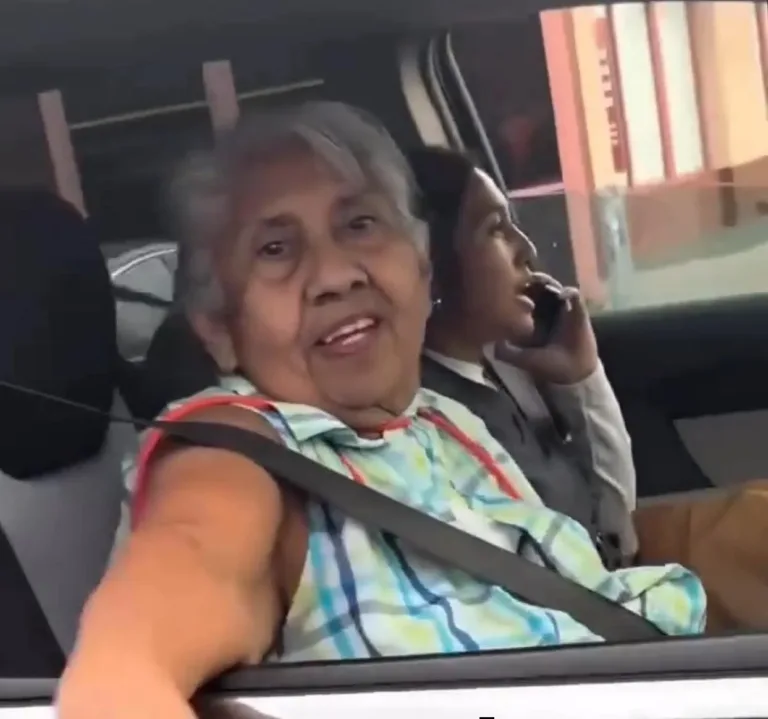 Acusan-a-mamá-Coco-de-discriminar-a-mujer-Regresa-a-México