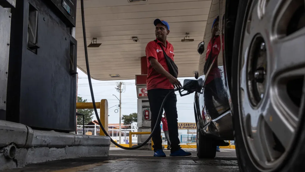Baja histórica de la gasolina en EEUU