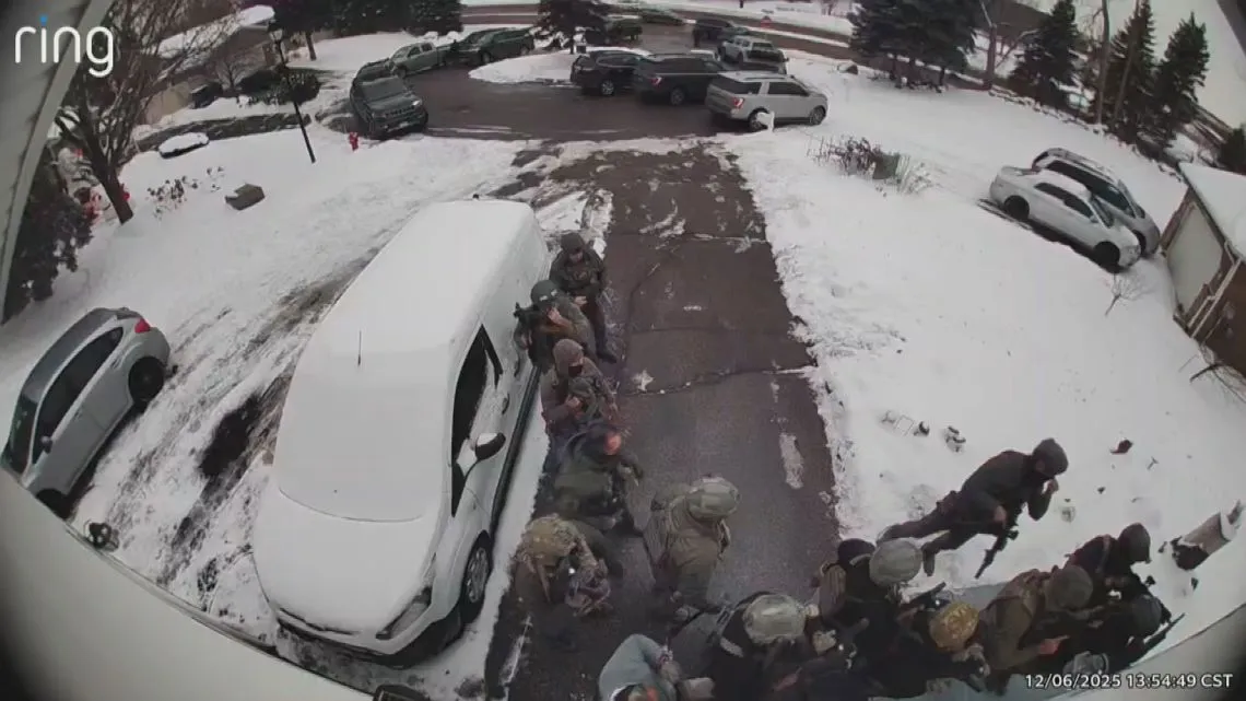 ICE irrumpe en casa de migrantes y arresta a familia