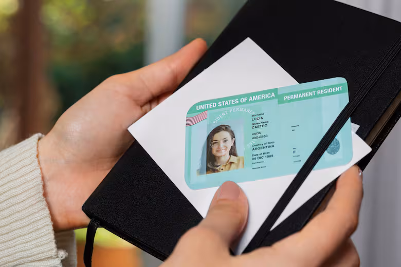 ¿Vas a renovar tu green card? Evita este fallo del formulario I-90