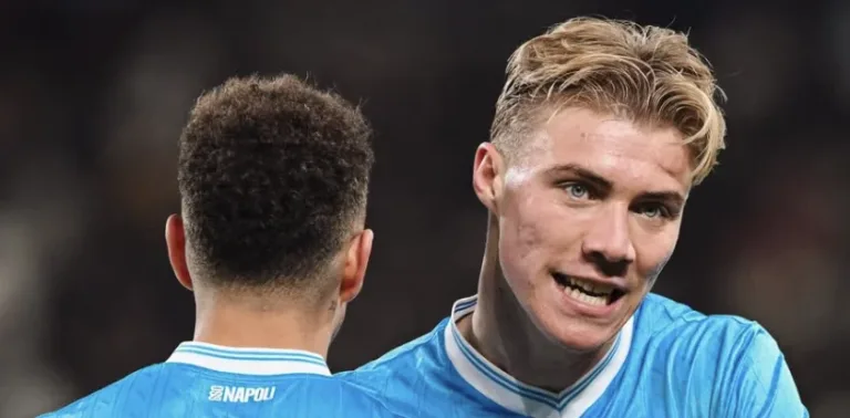 Napoli es finalista de la Supercopa Italiana tras vencer a Milan