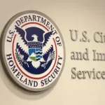 ¿Qué pasa si vence tu estatus y USCIS no responde?