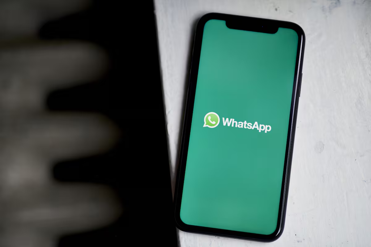 La nueva estafa migratoria en WhatsApp que debes evitar