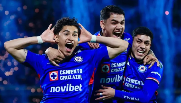 Cruz Azul borra el récord histórico de Pumas