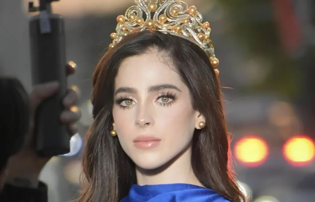 Fátima Bosch abandona entrevista con Telemundo