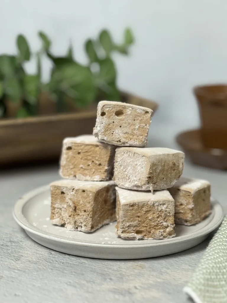 El verdadero Marshmallow: de medicina sagrada a golosina ultraprocesada