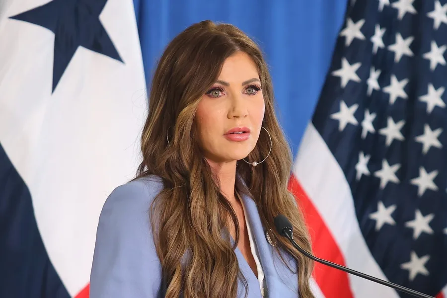 EE.UU. ofrece $3,000 a inmigrantes que se autodeporten