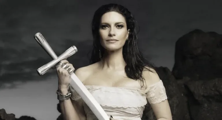 El nuevo álbum de covers de Laura Pausini, artistas incluidos