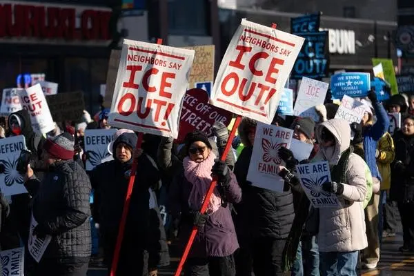 marcha contra ICE en Minneapolis