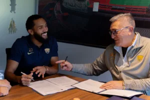 Pumas ficha al brasileño Juninho procedente del Flamengo