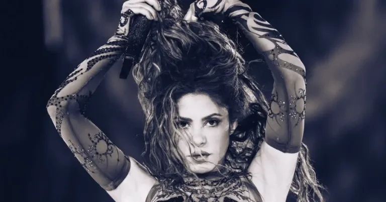 Shakira sufre jalón de cabello durante concierto en Uruguay