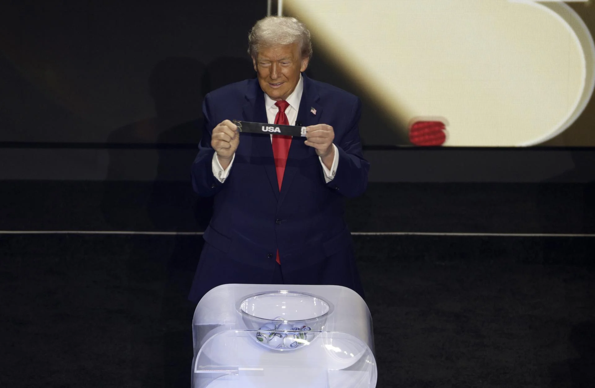 Trump baila al ritmo de Village People en el sorteo del Mundial 2026