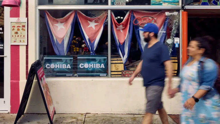 Deportaciones de cubanos en Florida alcanzan cifras récord