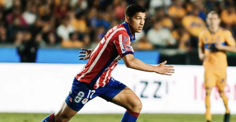 Carlos Vela arma ataque en Costa Rica con dos exChivas