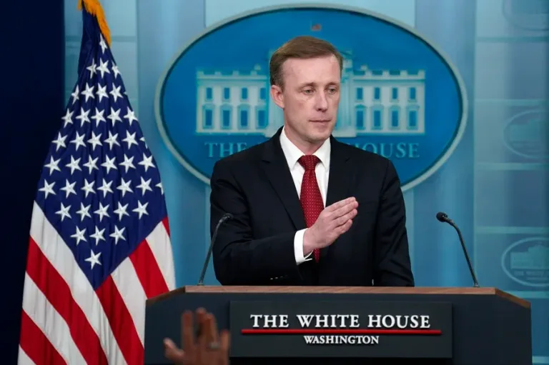 Asesor de la Casa Blanca cuestiona protocolos