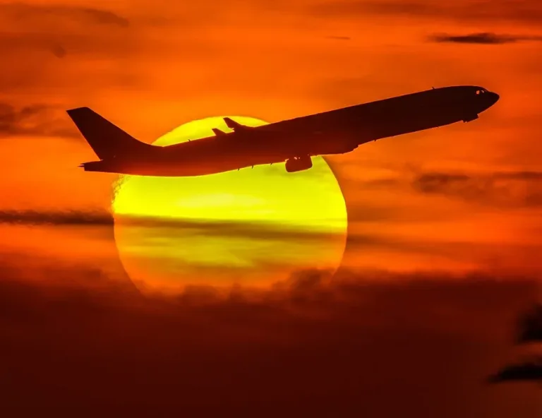 EE.UU. advierte a aerolíneas sobre ataques aéreos en América Latina