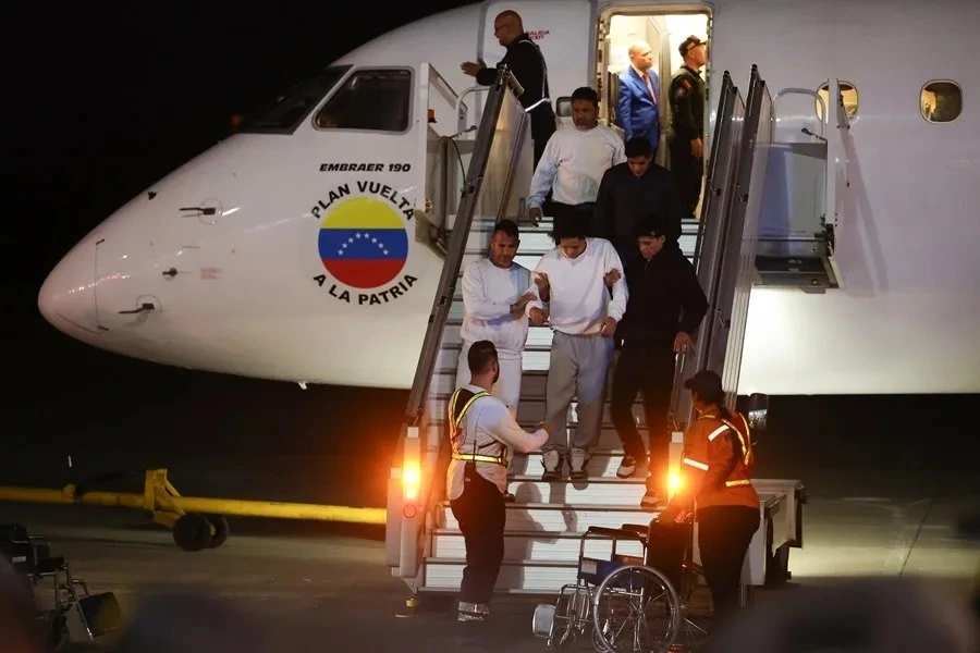 EN PORTADA: EXILIADOS EN INCERTIDUMBRE Venezolanos aún enfrentan la deportación de EE.UU. tras la captura de Maduro