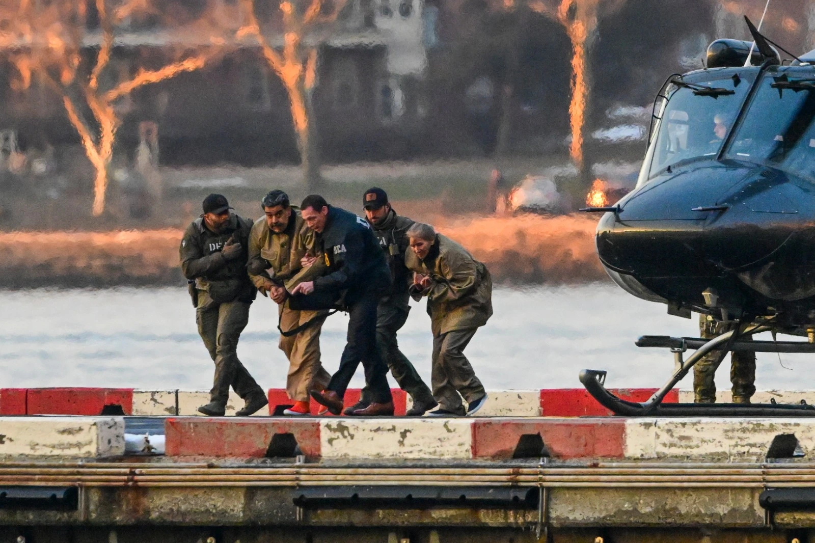 EN PORTADA: SE DECLARA INOCENTE "Fui secuestrado y sigo siendo el presidente": Maduro se declara no culpable en Nueva York