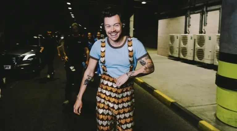 Harry Styles anuncia su nuevo sencillo 'Aperture'