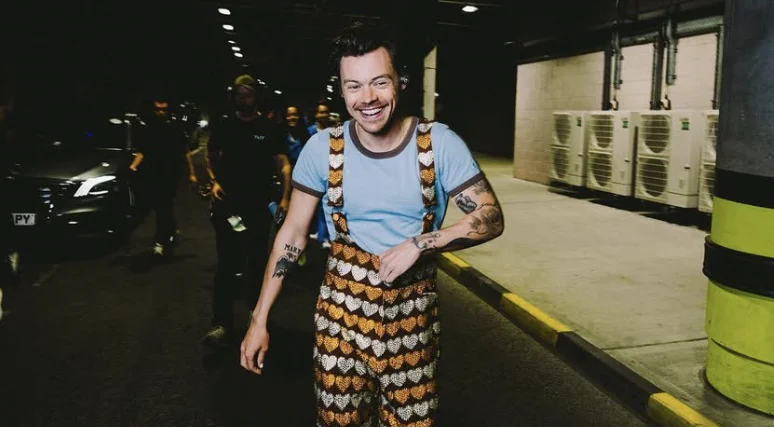 Harry Styles anuncia su nuevo sencillo 'Aperture'
