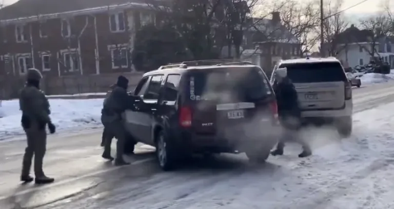 ICE mata a mujer durante redada en Minneapolis