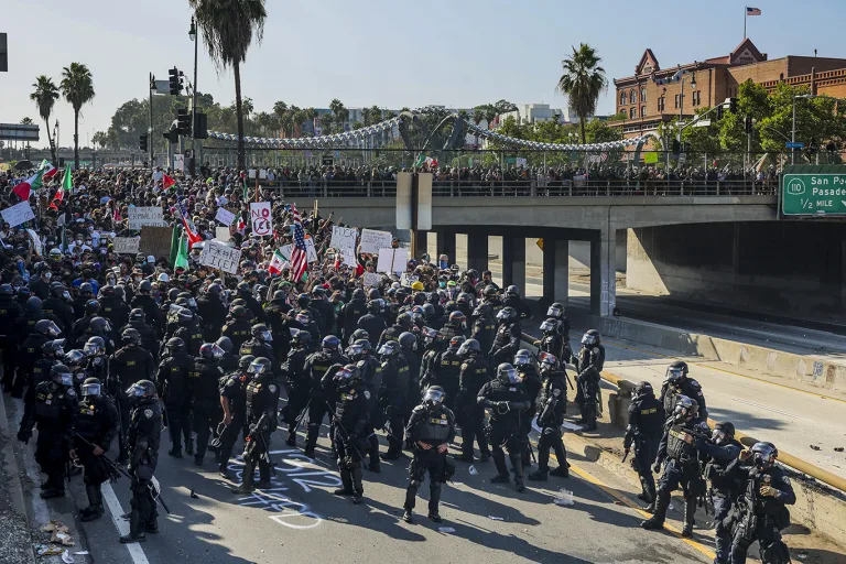 Los Ángeles en alerta por operativos de ICE