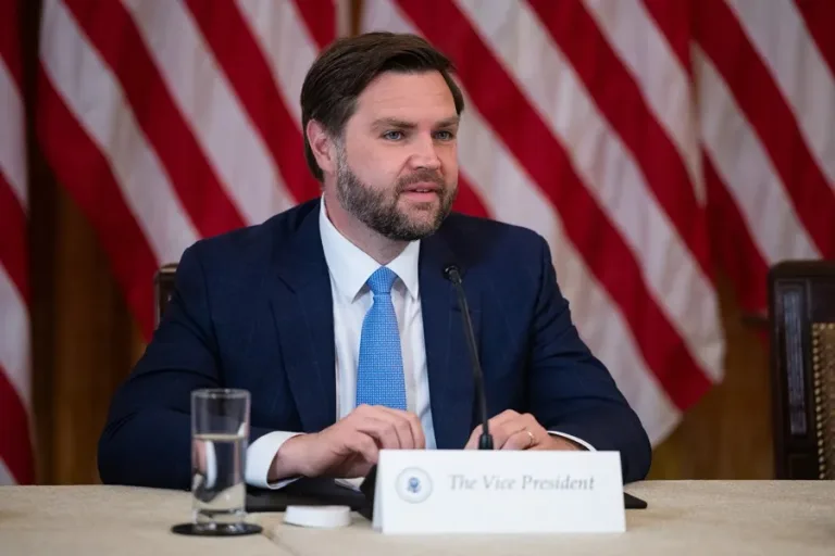 JD Vance defiende a agentes de ICE: tienen "inmunidad absoluta