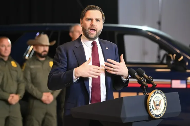 JD Vance defiende a ICE