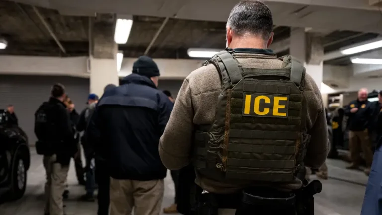 Ley de Maryland plantea identificar a agentes de ICE
