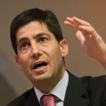 ¿Quién es Kevin Warsh, el elegido de Trump para la Reserva Federal?