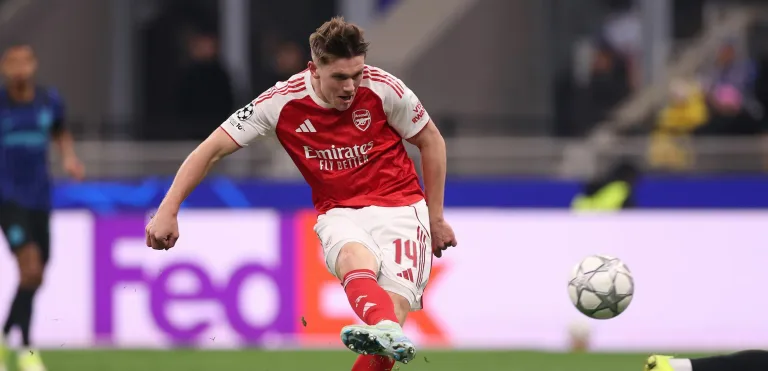 Arsenal asegura su lugar en octavos tras vencer al Inter