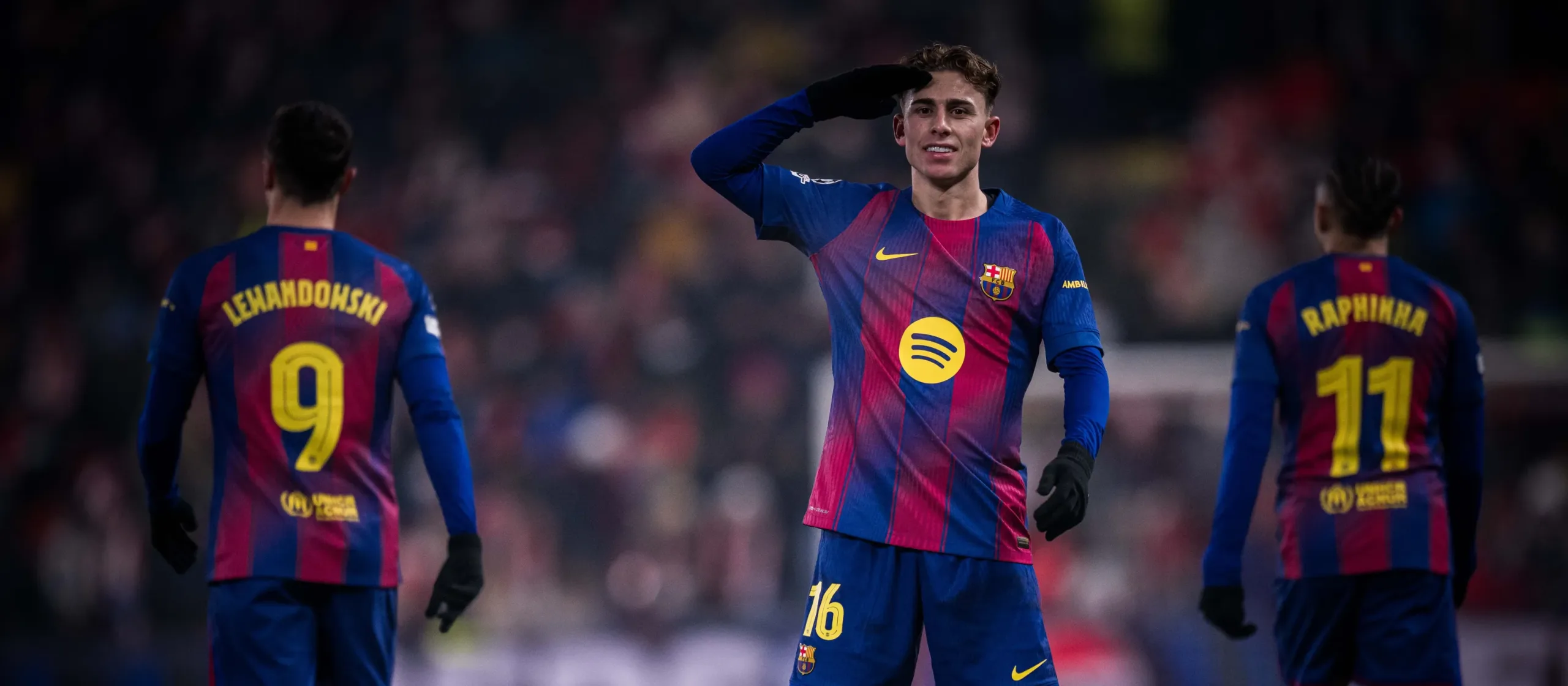 Barcelona cerca de los octavos tras arrasar con Slavia Praga