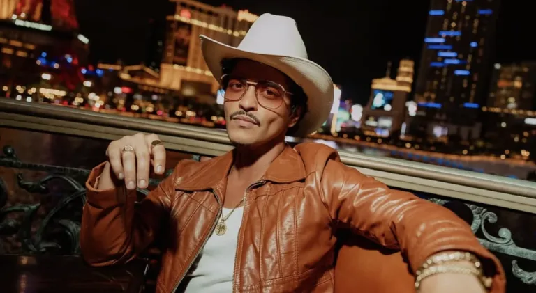 Bruno Mars anuncia que su nuevo álbum está listo