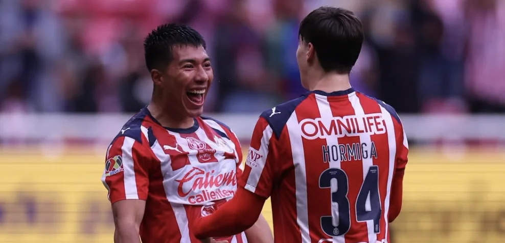 Chivas alcanza tres victorias consecutiva con triunfo ante Querétaro