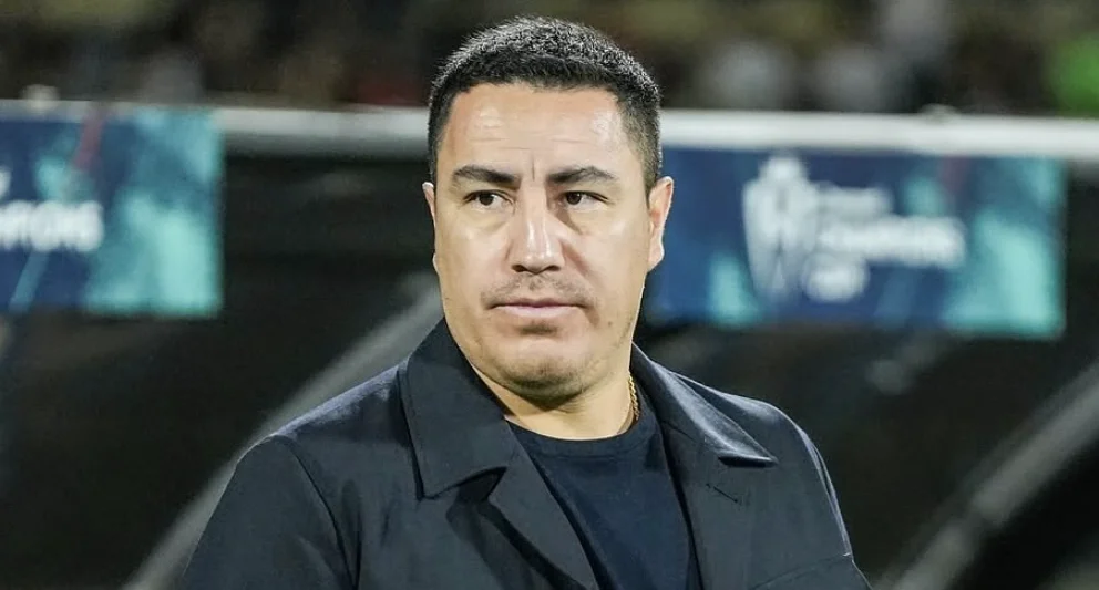 Efraín Juárez celebra el triunfo de Pumas sobre Tigres