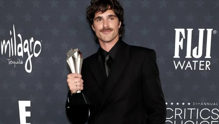 Jacob Elordi se consagra con “Frankenstein” y elogia a Guillermo del Toro